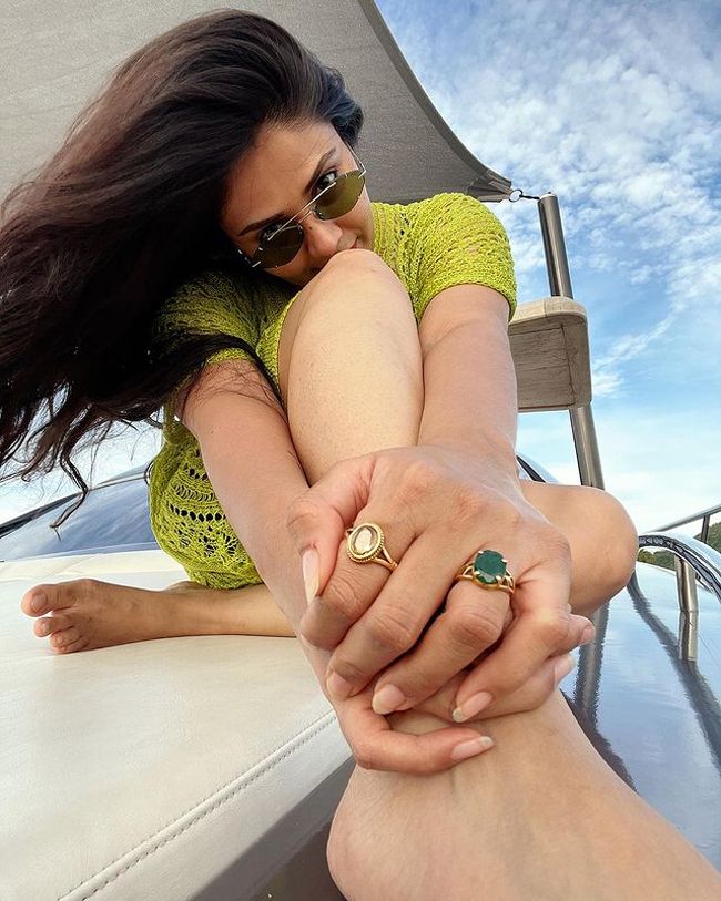 Vivacious Looks Of Sreemukhi In Colorful Dress